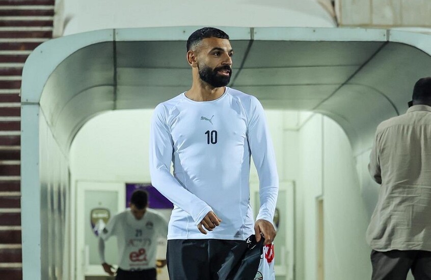 صلاح ينشر صورة عائلية تزامنا مع غيابه عن حفل توزيع جوائز "كاف" للأفضل (صورة)