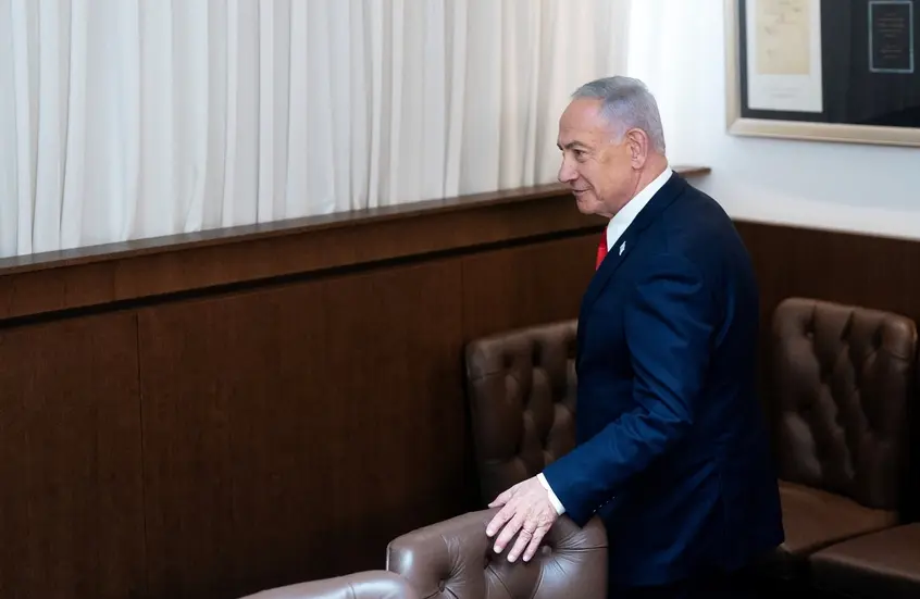 إعلام عبري: العثور على ظرف مشبوه في مكتب نتنياهو وطواقم مختصة تعمل على فحصه