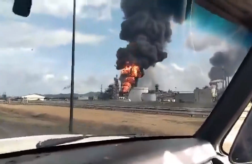 "رويترز": اندلاع حريق هائل في مشروع نفطي فنزويلي (فيديو + صور)