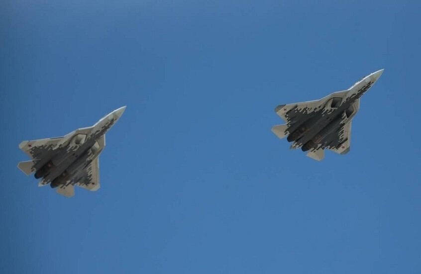 مجلة عسكرية تتحدث عن أول دولة عربية تتسلم مقاتلة شبحية روسية من الجيل الخامس (صور)