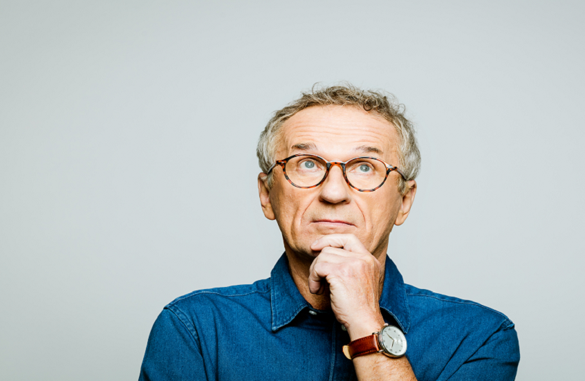 كيف يؤثر تدني احترام الذات على العمل والعلاقات الشخصية؟