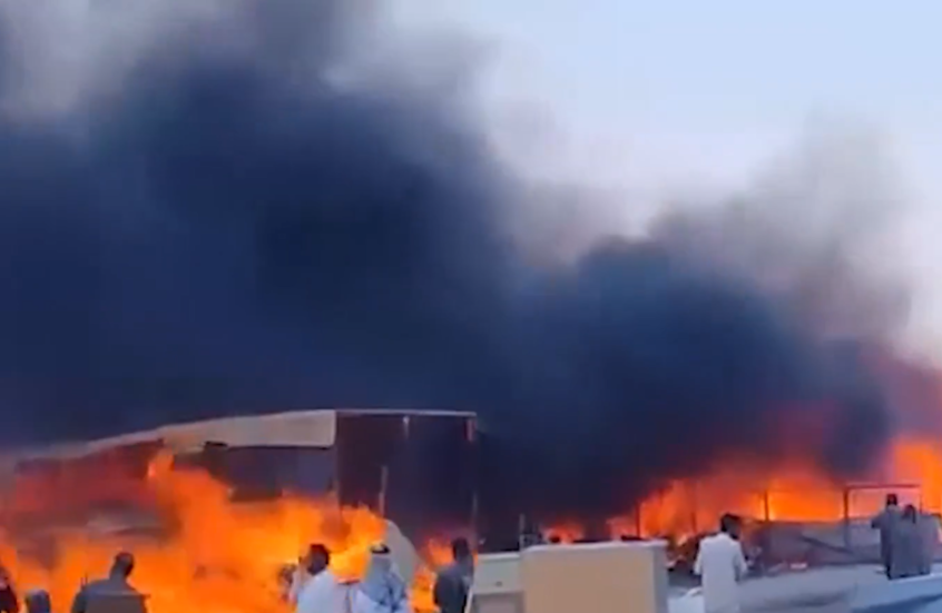 العراق.. حريق ضخم يلتهم محال "الأثاث الكويتي" في البصرة (فيديو)