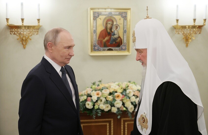 بوتين يلتقي البطريرك كيريل ويهنئه بعيد ميلاده (فيديو)