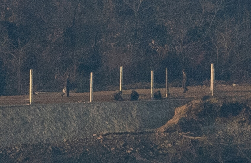 إعلام: جنود كوريون شماليون عبروا خط الحدود العسكرية مع كوريا الجنوبية