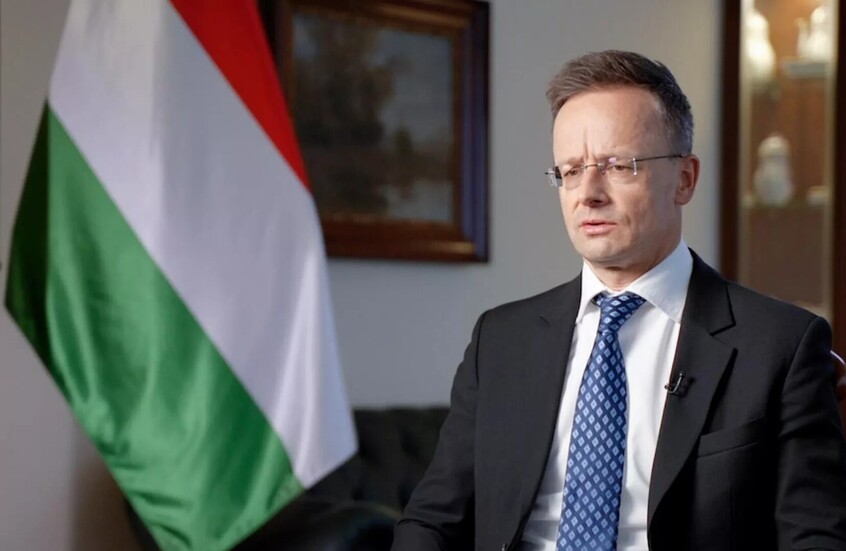 سيارتو: بروكسل تخطط لإدراج قطاعي النفط والطاقة النووية الروسيين ضمن حزمة العقوبات الـ20 ضد روسيا