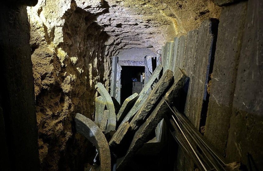 الجيش الإسرائيلي ينشر لقطات لواحد من أكبر الأنفاق المكتشفة حتى الآن في غزة.. ماذا ضم ومن كان فيه؟