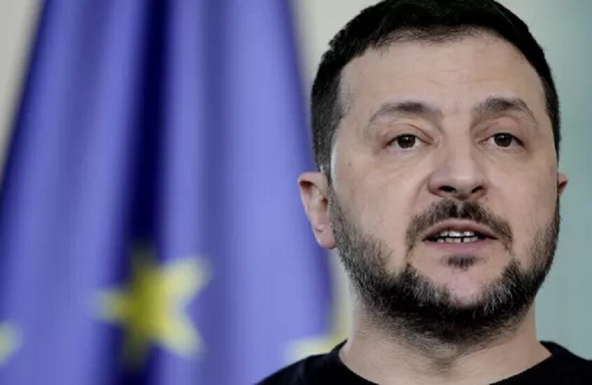 زيلينسكي يرفض إقالة يرماك رغم ضغوط الفساد والمطالبات البرلمانية