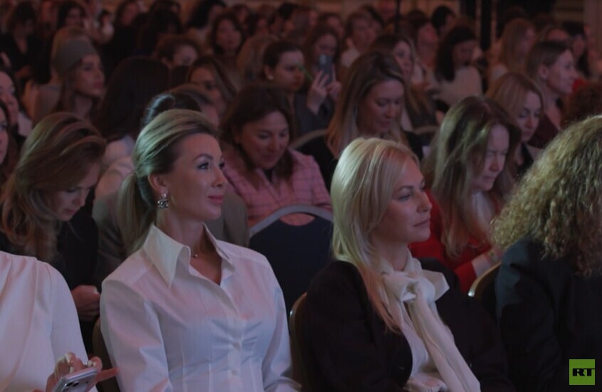 أكثر من 1000 سيدة في منتدى "أجنحة المرأة" بموسكو.. مساحة للإلهام وإعادة اكتشاف الذات
