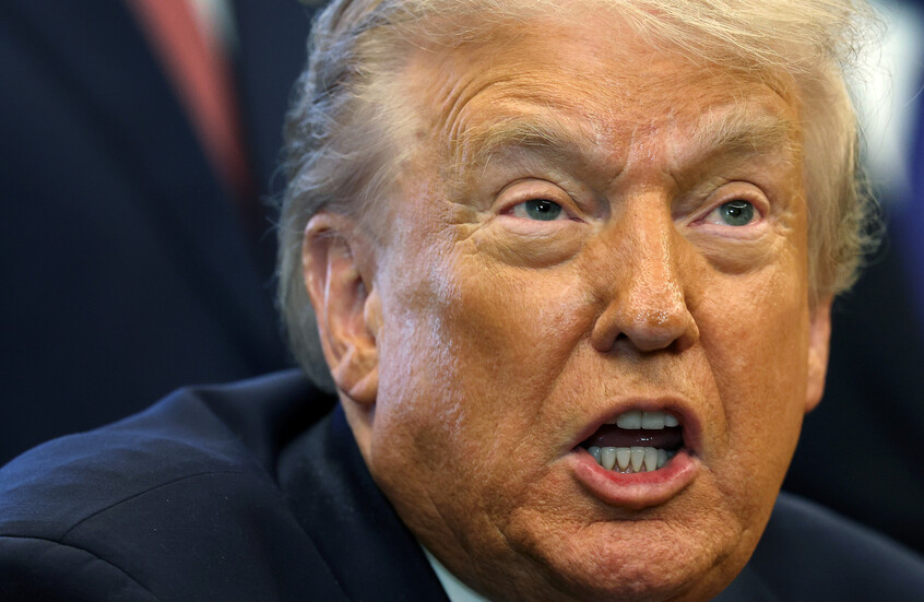 ترامب: بوتين لا يسعى للحرب والعقوبات الجديدة ستعقد بيع النفط الروسي.. أمام كييف مهلة حتى الخميس