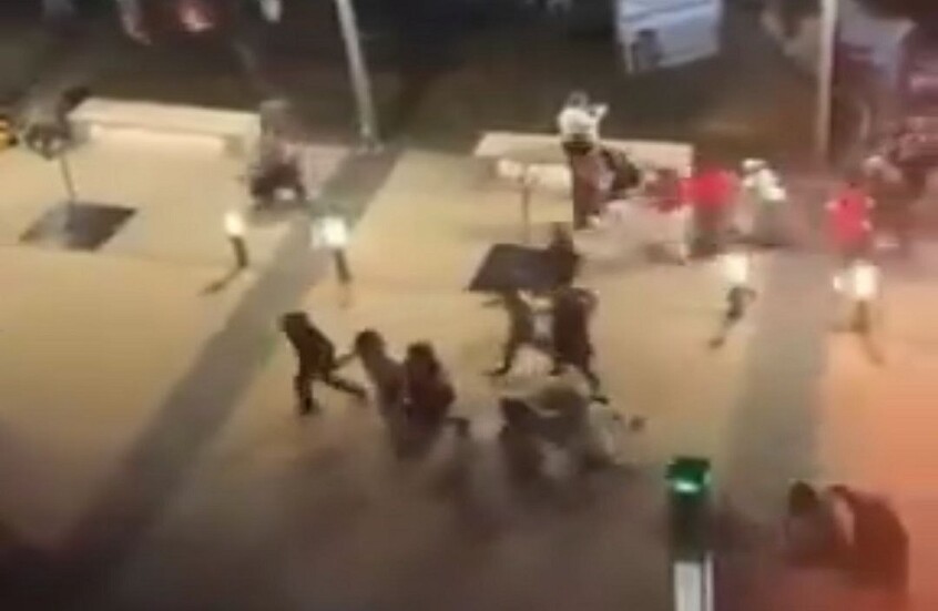 إصابات خطيرة في عيارات نارية خلال حفل إضاءة شجرة الميلاد في كونكورد الأمريكية (فيديوهات)