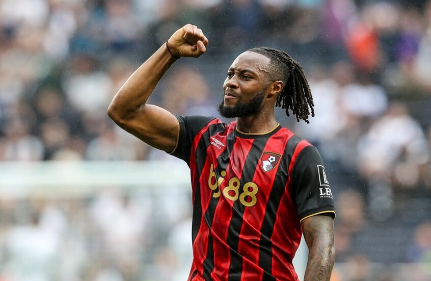 النجم الغاني يلفت الأنظار.. صراع بين السيتي وتوتنهام وليفربول على خليفة محمد صلاح