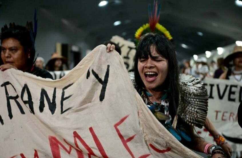 مؤتمر المناخ يدخل مرحلة التمديد وسط خلافات حادة حول مستقبل الطاقة الأحفورية