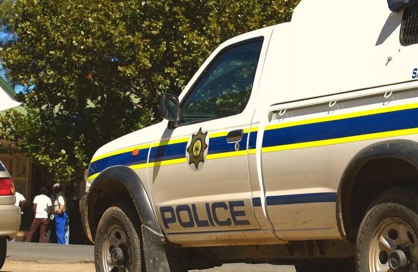 جوهانسبرغ.. الشرطة تحبط محاولة سرقة إحدى سيارت الحراسة المكلفة بتأمين قمة مجموعة العشرين  (صور)