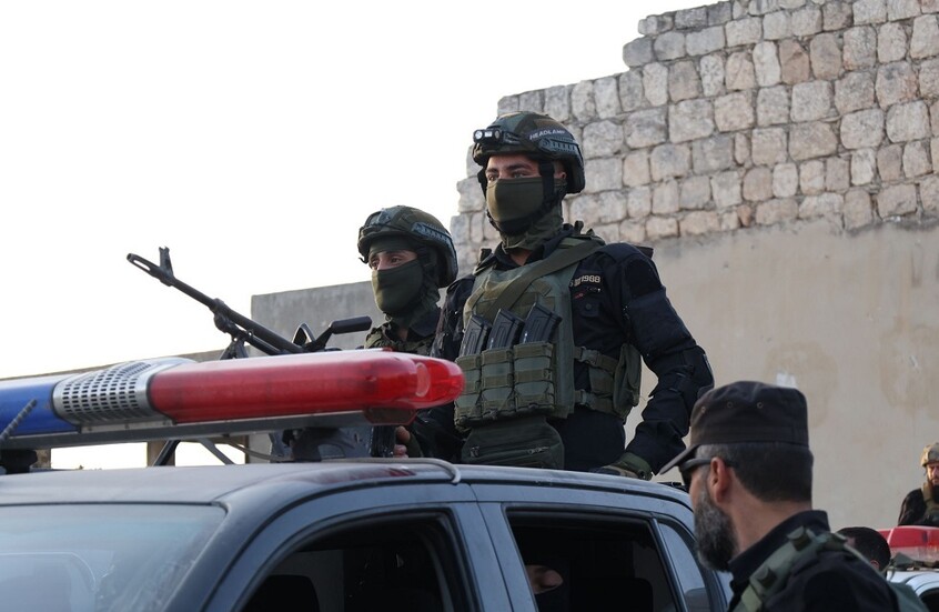 مقتل 4 أشخاص وإصابة 2 في سطو مسلح بريف دمشق (صور+ فيديو)