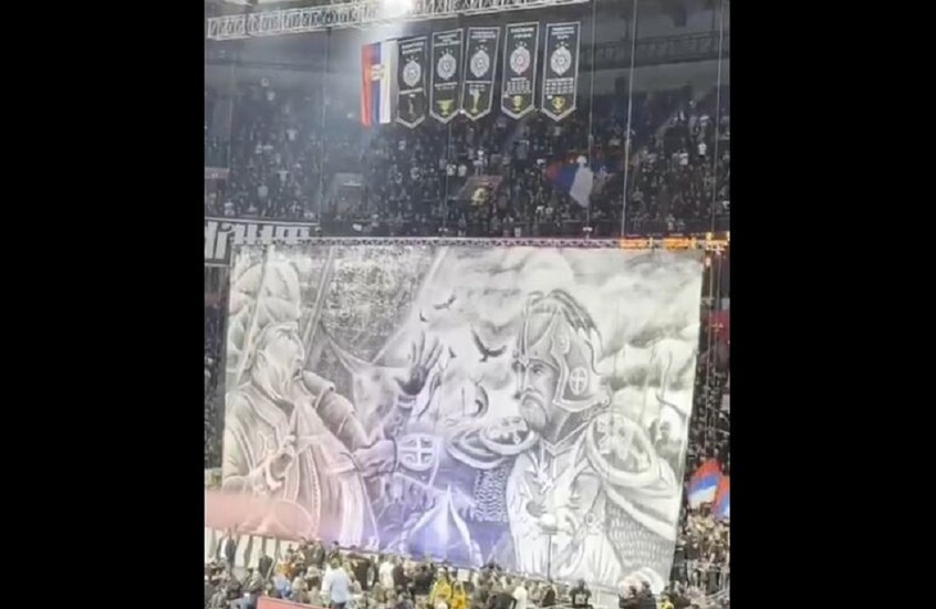 شاهد.. "تيفو" جماهير بارتيزان تفجر موجة غضب في تركيا