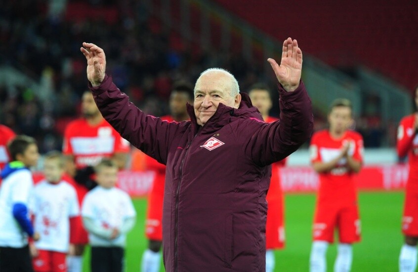 وفاة أسطورة نادي سبارتاك موسكو نيكيتا سيمونيان