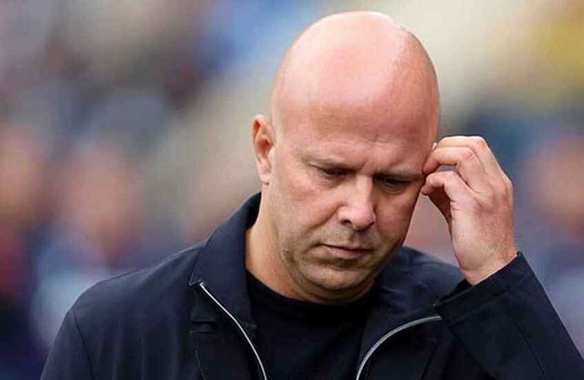 بعد فضيحة نوتنغهام.. سلوت يرفض استلام جائزة مرموقة