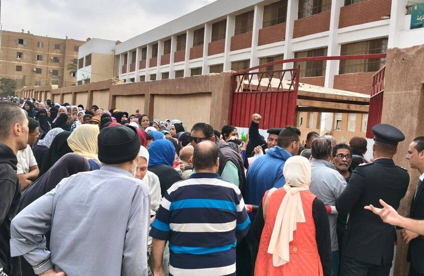 رشاوى انتخابية وشراء أصوات.. مخالفات "كارثية" جديدة في انتخابات مصر