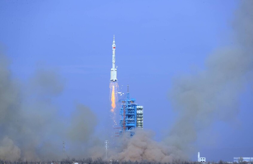 الصين تطلق مركبة "شنتشو-22" إلى محطتها المدارية