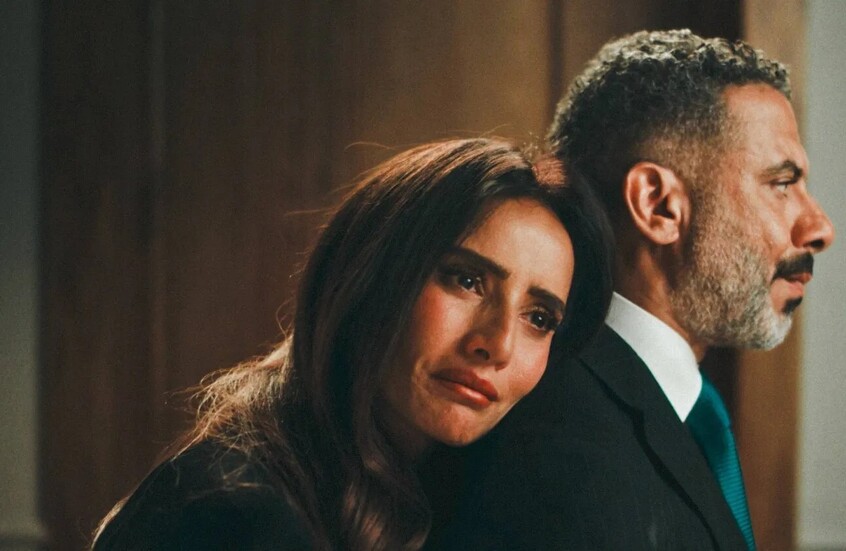 "ورد وشوكولاتة".. مشهد من مسلسل يثير أزمة في مصر