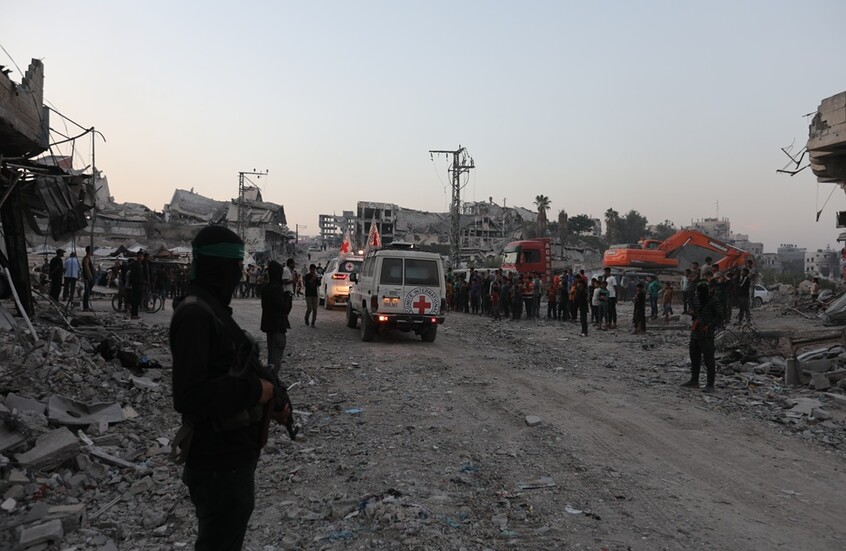 "سرايا القدس" و"كتائب القسام" تعلن تسليم رفات أسير إسرائيلي