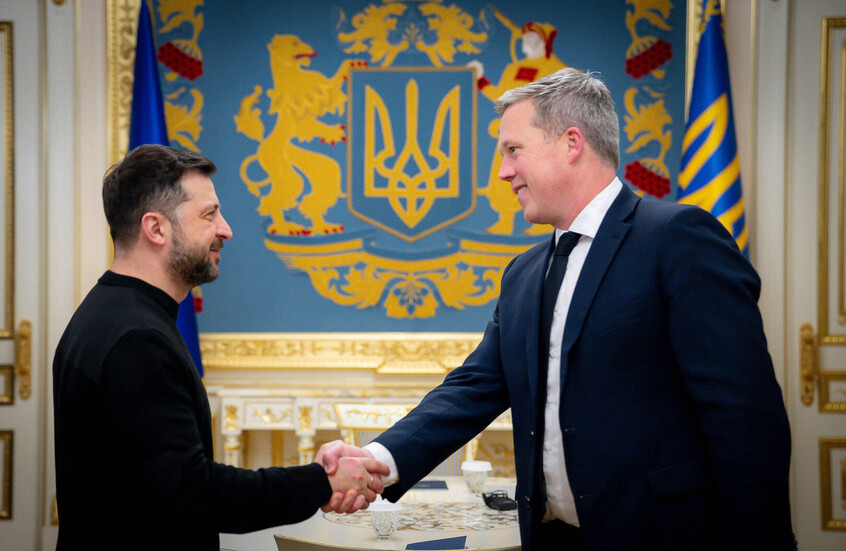 السلطات الأوكرانية تتوقع زيارة وزير الجيش الأمريكي الأسبوع الحالي