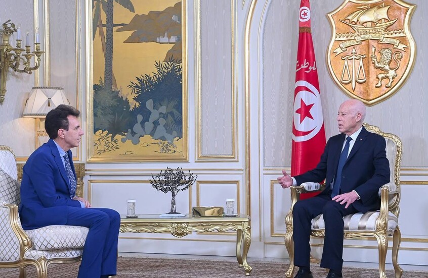 الرئيس التونسي يستدعي سفير الاتحاد الأوروبي للاحتجاج بعد لقائه باتحاد الشغل