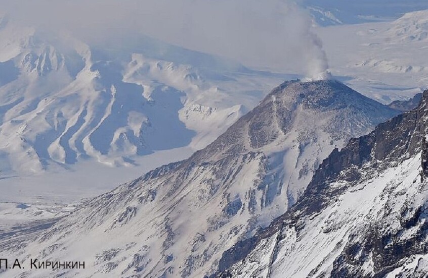 تحذير أحمر عاجل من بركان شرقي روسيا.. الرماد يهدد الطيران (فيديو)