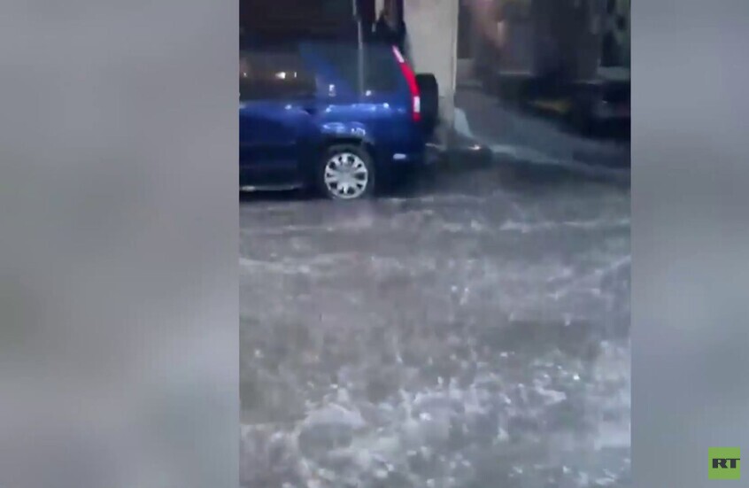 لبنان.. الأمطار الغزيرة والسيول تغمر شوارع بيروت