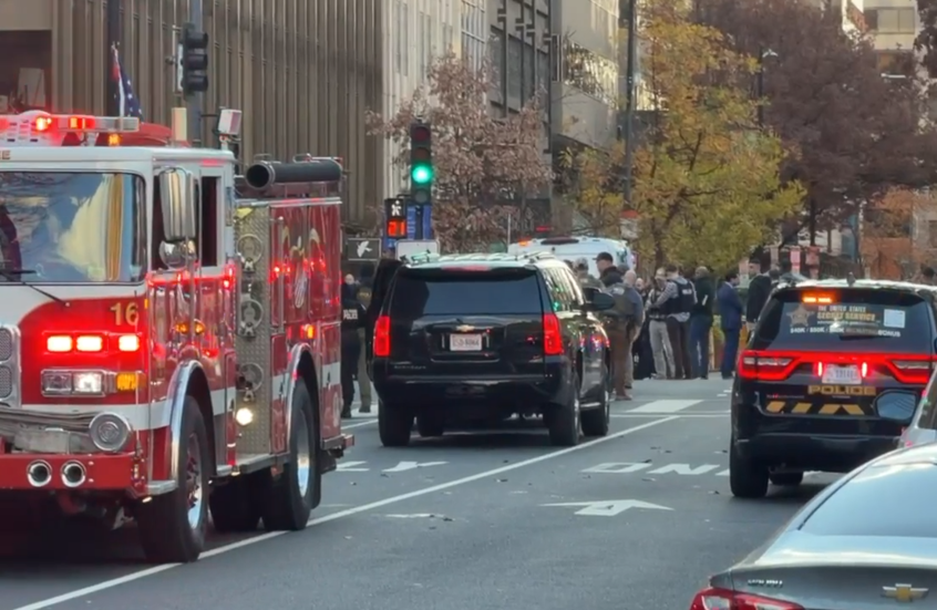 بالفيديو.. لحظة القبض على مشتبه به في قتل اثنين من أفراد الحرس الوطني الأمريكي قرب البيت الأبيض
