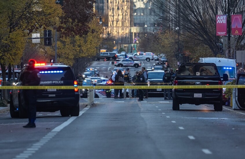 ماسك يدعو إلى اتخاذ إجراءات صارمة بعد إطلاق النار قرب البيت الأبيض