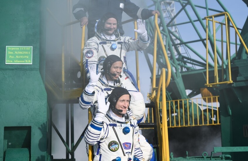 إطلاق مركبة "سويوز" مع 3 رواد إلى المحطة الفضائية