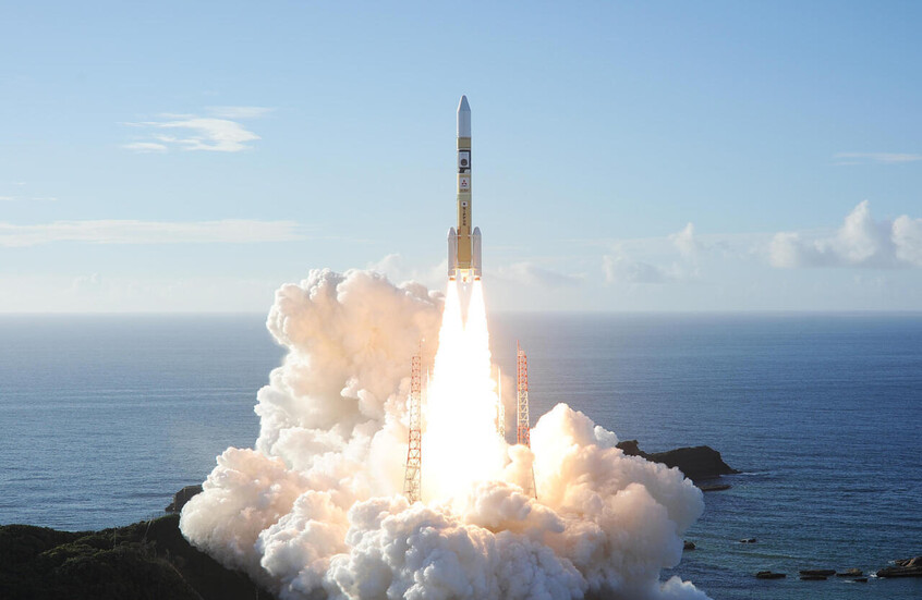 "يديعوت أحرونوت": تحركات فضائية بقيادة مصر والسعودية والإمارات تثير قلق إسرائيل