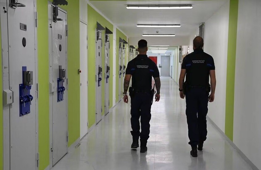 فرار محتجزين اثنين من سجن فرنسي باستخدام منشار وملاءات