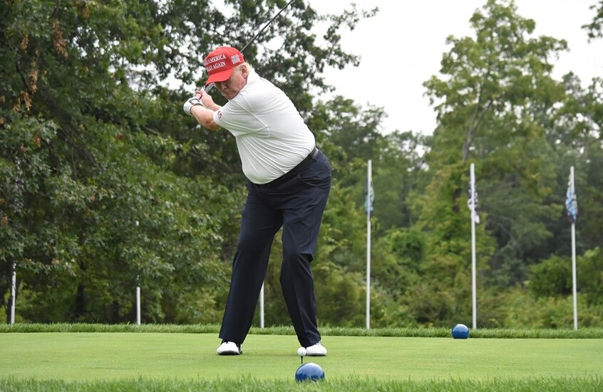 ترامب يدعو بايدن للنزال على ملعب الغولف