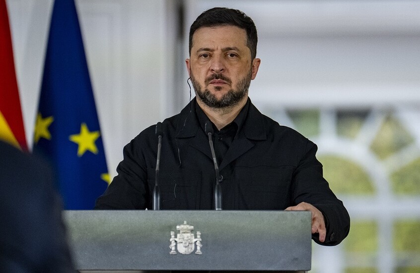 صحيفة أوكرانية: زيلينسكي قد يفقد السيطرة على الأغلبية البرلمانية والحكومة في حال إقالة يرماك