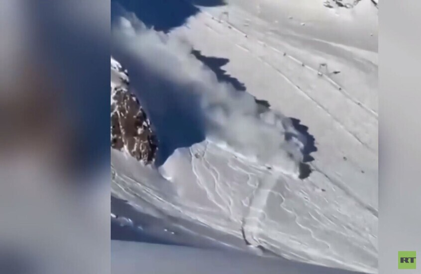 النمسا.. انهيار جليدي يغمر 8 سياح في منتجع "ستوباي" للتزلج