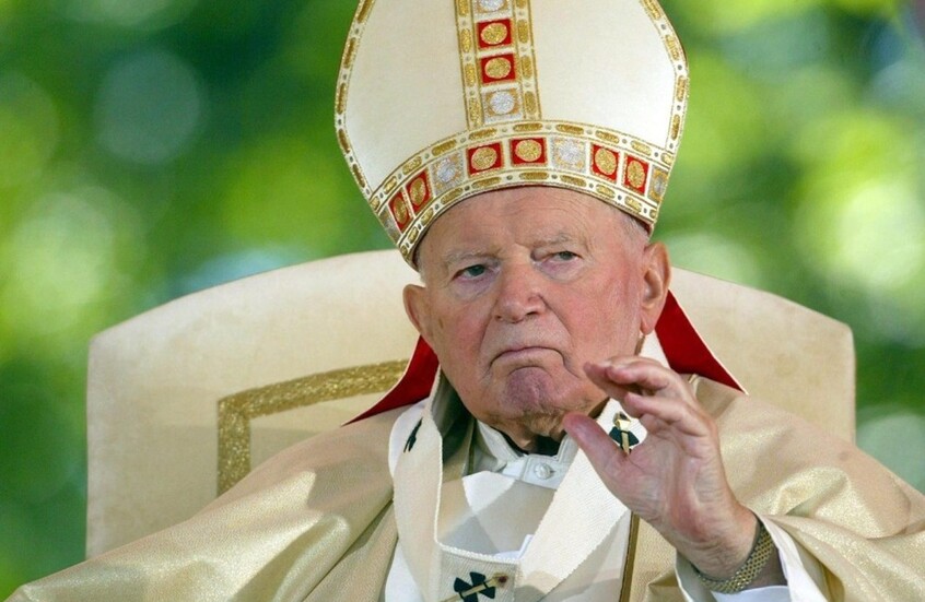 مطلق النار على البابا يوحنا بولس الثاني الراحل يأمل في مقابلة خلفه ليو الرابع عشر