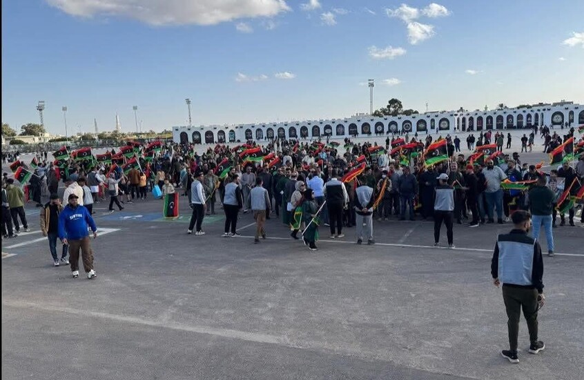 آلاف الليبيين يتظاهرون في بنغازي ومدن أخرى للمطالبة بإجراء الانتخابات فورا