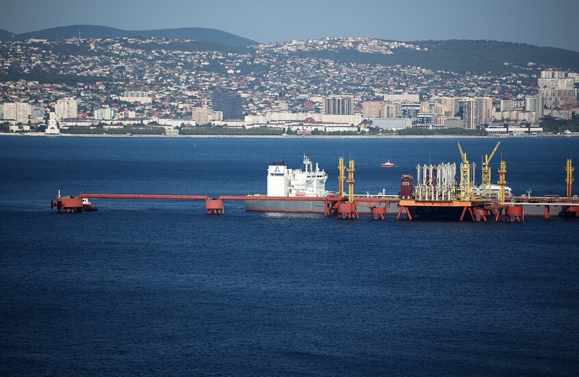 القوات الأوكرانية تهاجم محطة تحميل شركة خط أنابيب بحر قزوين قرب مدينة نوفوروسيسك الروسية