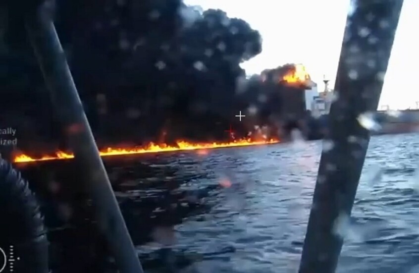 "عملية للمخابرات والبحرية الأوكرانيتين".. نشر فيديو لاستهداف ناقلتي نفط بزوارق مسيرة في البحر الأسود