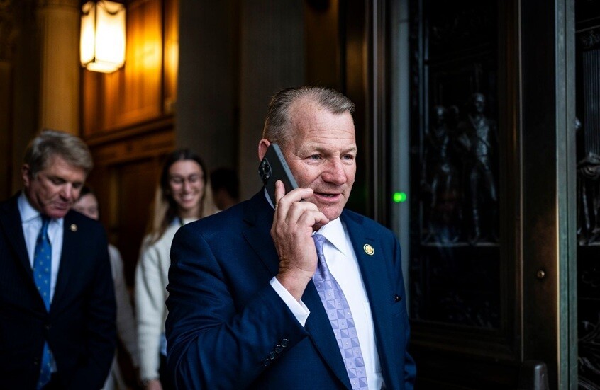 النائب الجمهوري تروي نيلز يعلن تقاعده من الكونغرس