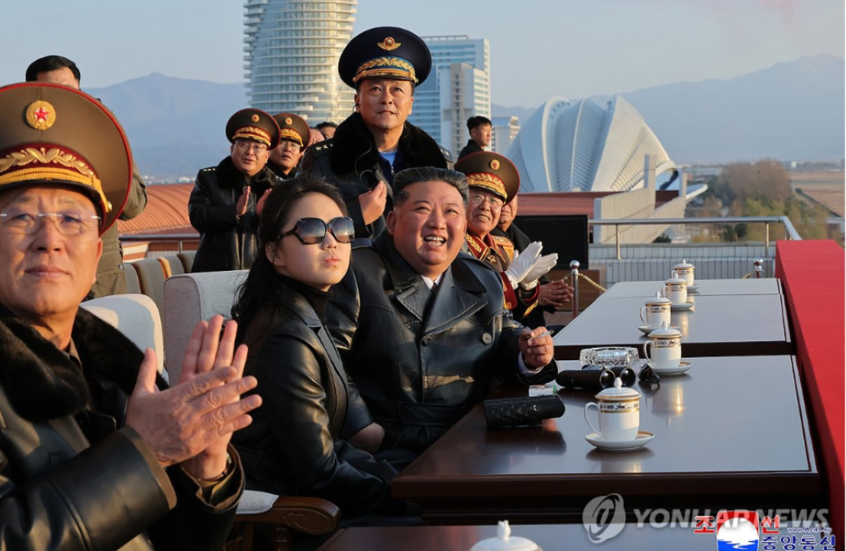 بحضور ابنته.. كيم يعد القوات الجوية الكورية بالحصول على أصول عسكرية استراتيجية جديدة