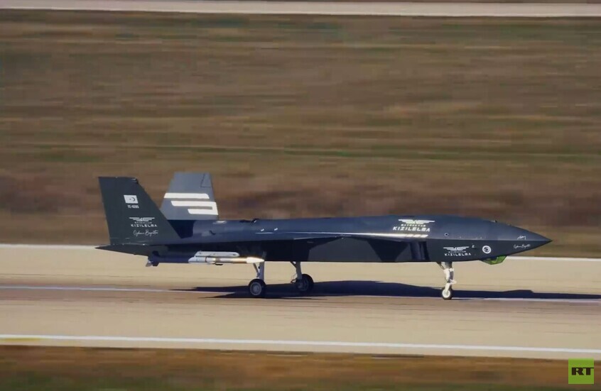 تركيا.. المقاتلة المسيرة "بيرقدار كيزيللما" تسقط طائرة أثناء اختبارها