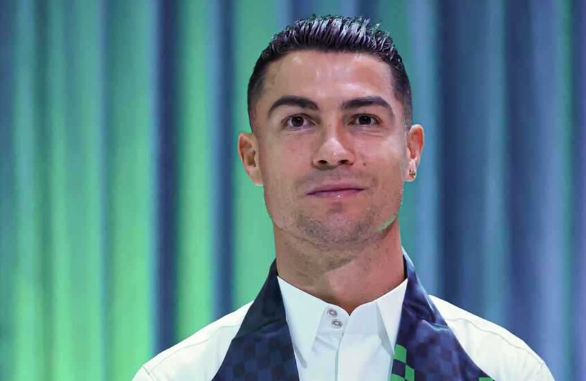 توزيع مياه كريستيانو رونالدو في مساجد جدة (فيديو)