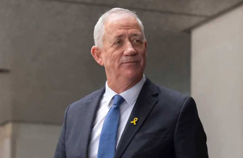 بيني غانتس: طلب نتنياهو للعفو زائف تماما ويهدف إلى صرف الانتباه عن قانون الإعفاء من الخدمة العسكرية