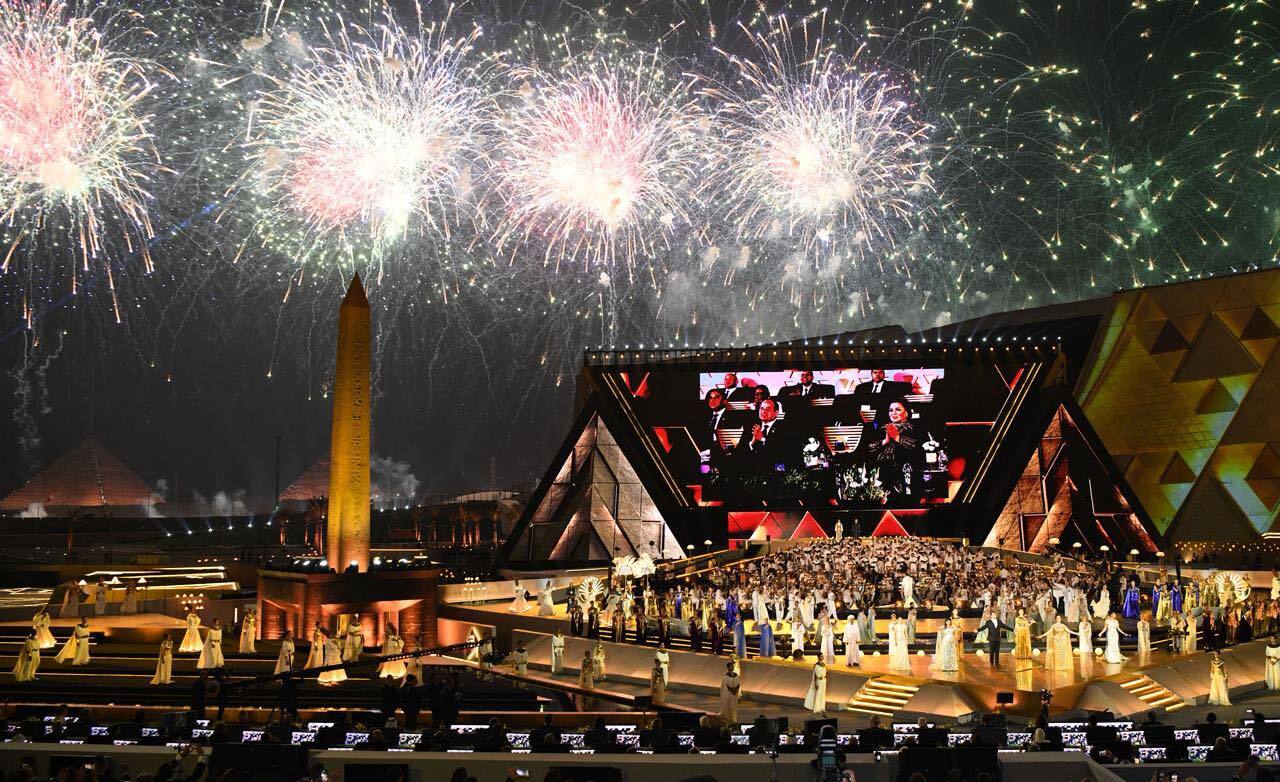 قرينة السيسي توجه رسالة للعالم بعد حفل أسطوري للمتحف الكبير