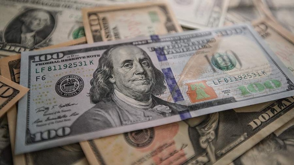 إدارة ترامب تدرس تعزيز الهيمنة العالمية للدولار وسط المنافسة مع الصين