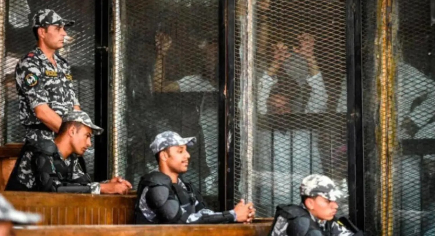 مصر.. القبض على 4 مسؤولين