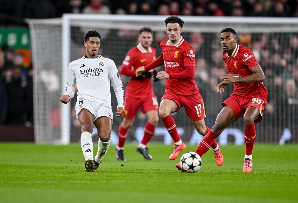 ألونسو يعود مع أرنولد إلى "أنفيلد".. مدرب ريال مدريد يعلق على مباراته أمام ليفربول